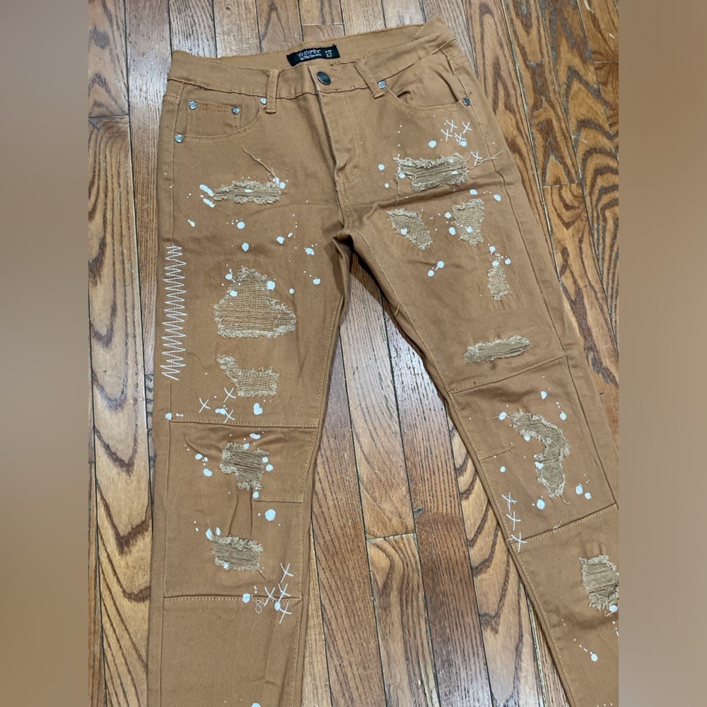 Stylish Tan Distressed Women's Straight Leg Jeans - Picture 4 of 14